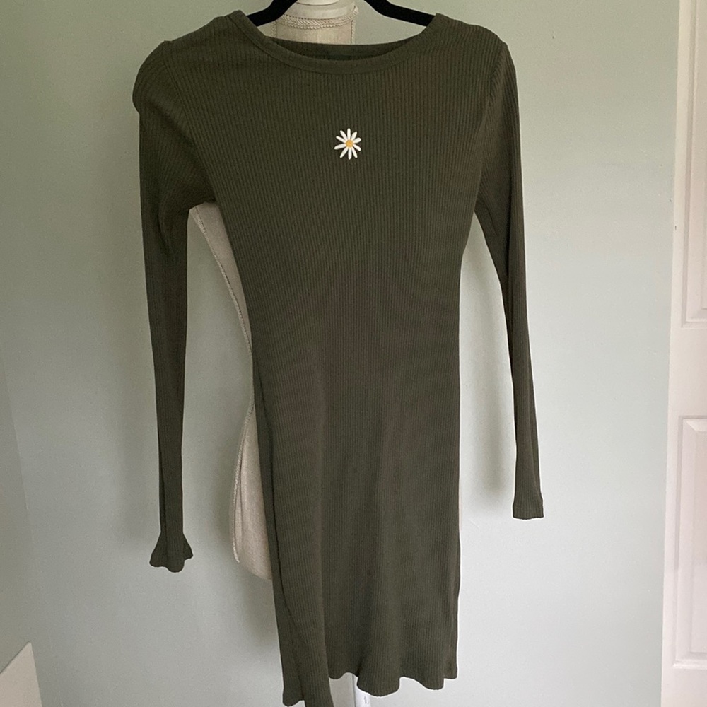 NWOT Wild fable daisy midi dress